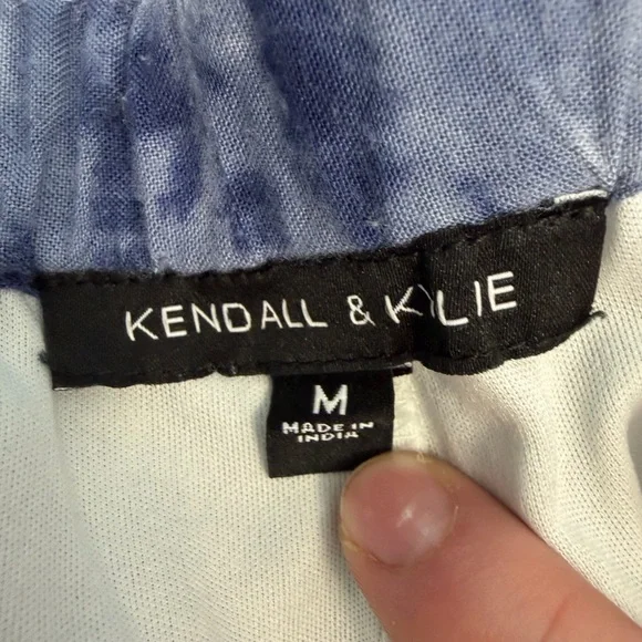 Kendall & Kylie Blue & White Tie Dye Boho Embroidered Shorts Medium - Picture 6 of 9